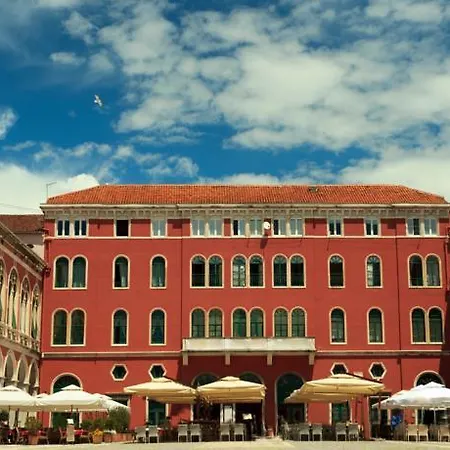 Heart Of The Apartman *